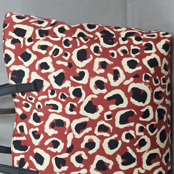 ✨️GUCCI Leopard Printed Nylon Tote Bag - Picture 6 of 16